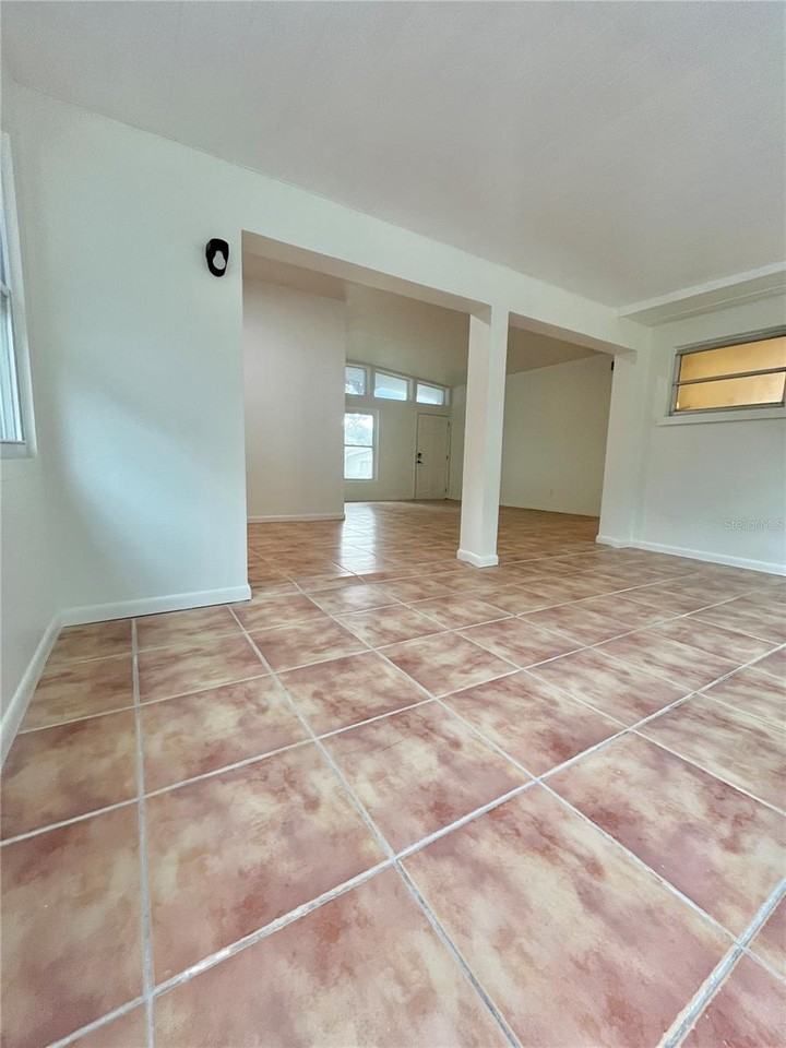 1390 Satsuma St #1 - Photo 7 of 17