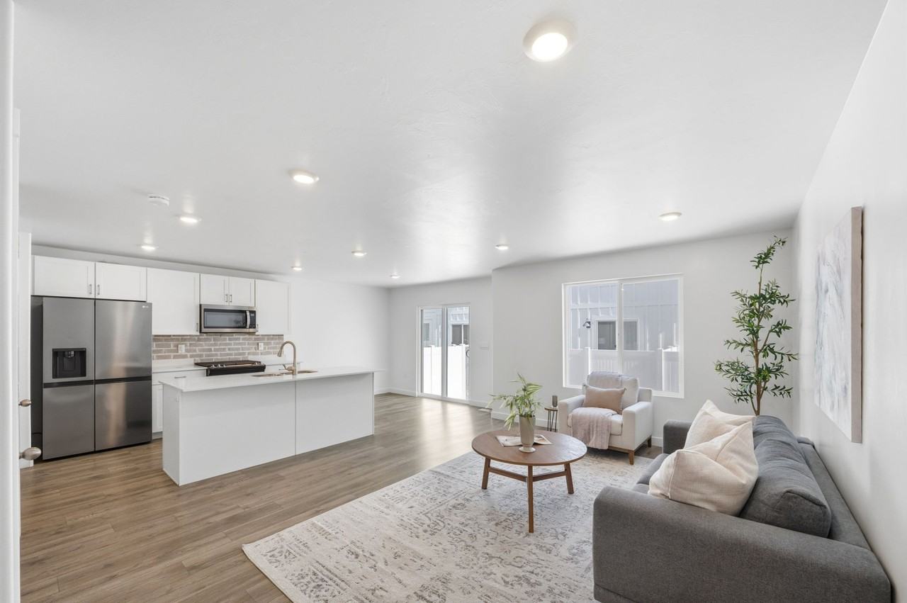 1795 E Fall St #1 - Photo 2 of 35