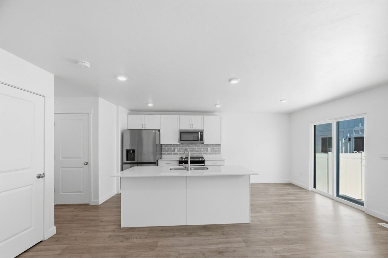 1795 E Fall St #1 - Photo 5 of 35