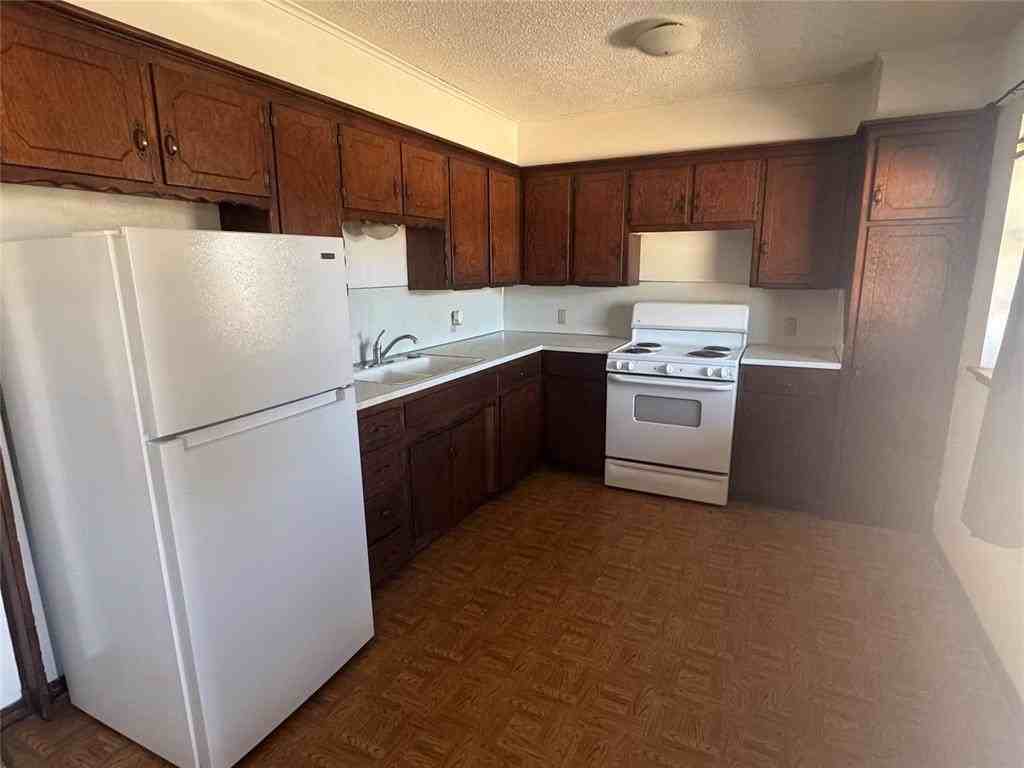1324 Meadow Ln - Photo 2 of 5
