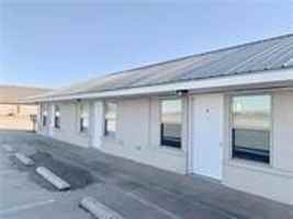 featured image of 700 W Davis Ave