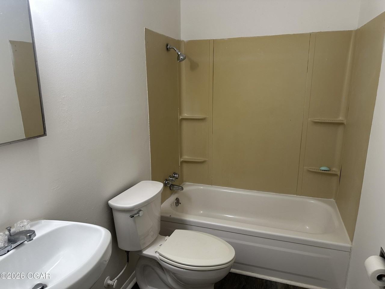 827 W Daugherty St #W2 - Photo 5 of 7
