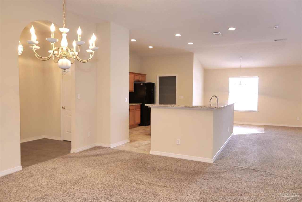 1197 Freeboard Blvd - Photo 3 of 25