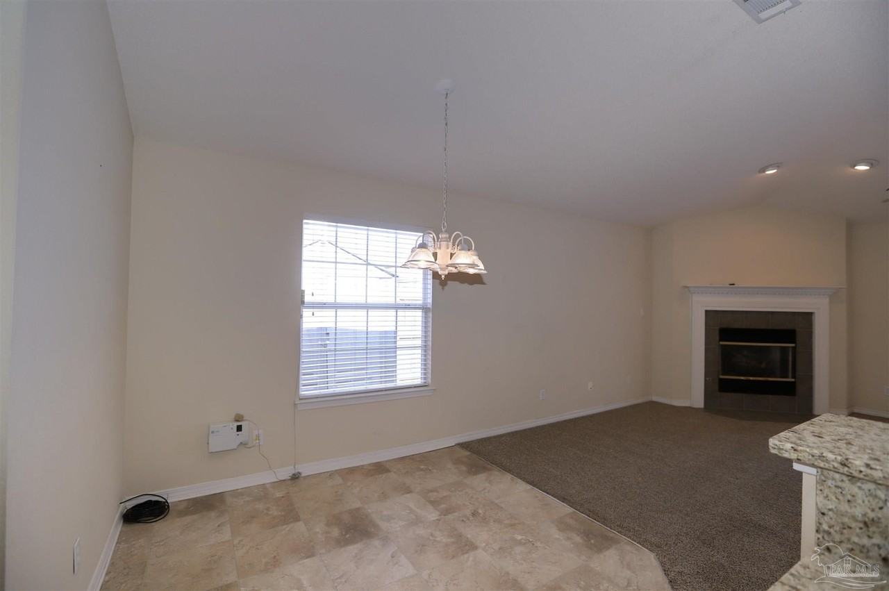 1197 Freeboard Blvd - Photo 6 of 25