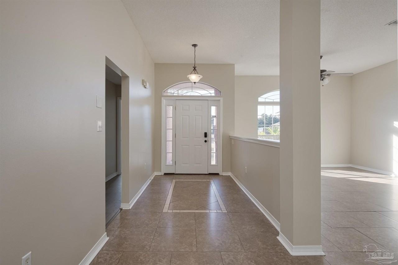 2106 Middleton Dr - Photo 2 of 27
