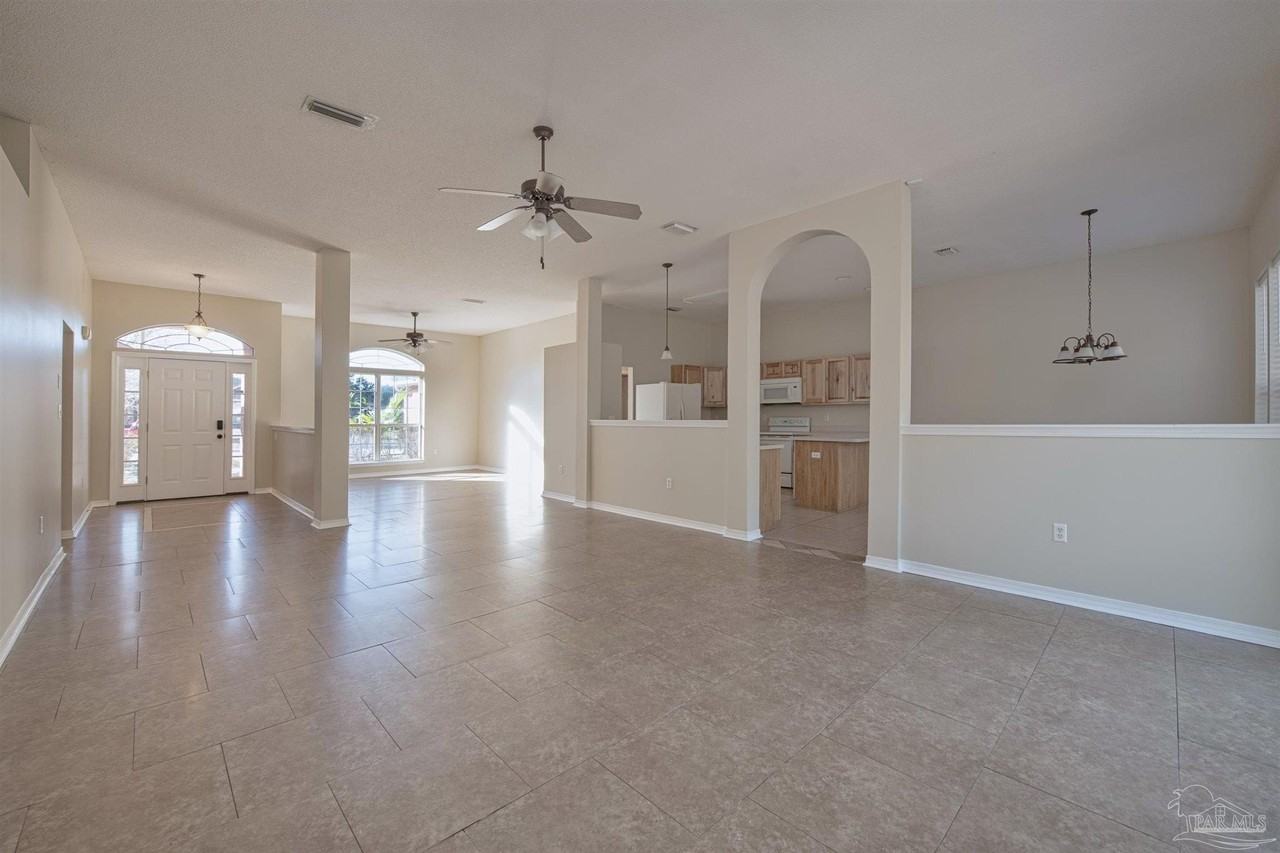2106 Middleton Dr - Photo 6 of 27