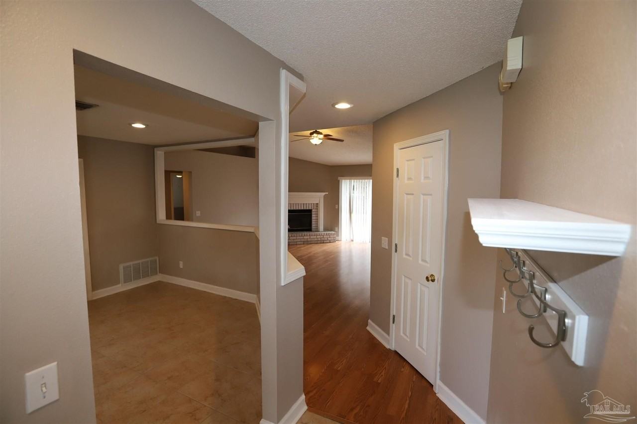 2130 Coral Creek Dr - Photo 3 of 27