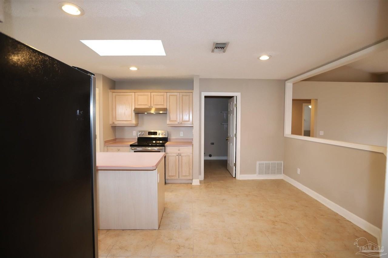 2130 Coral Creek Dr - Photo 4 of 27
