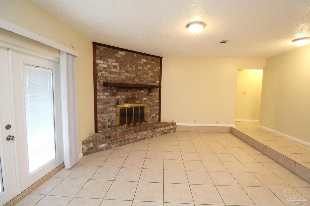 7859 Bay Meadows Dr - Photo 4 of 26