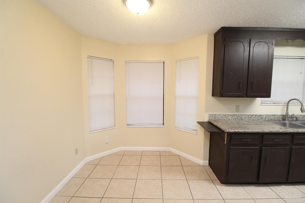 7859 Bay Meadows Dr - Photo 7 of 26