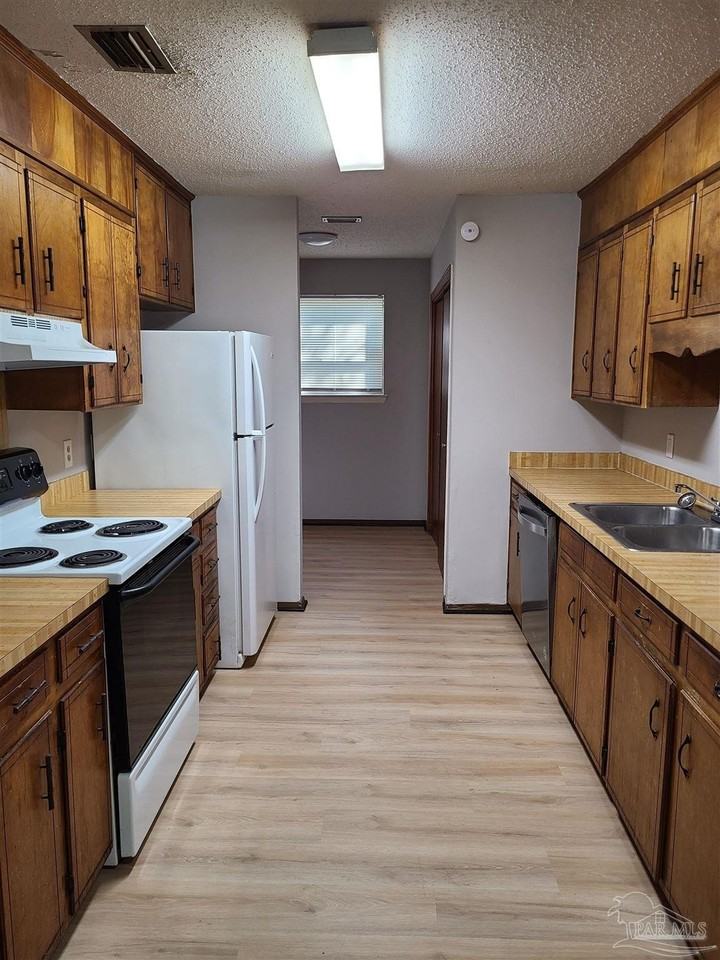 329 E Olive Rd - Photo 3 of 8