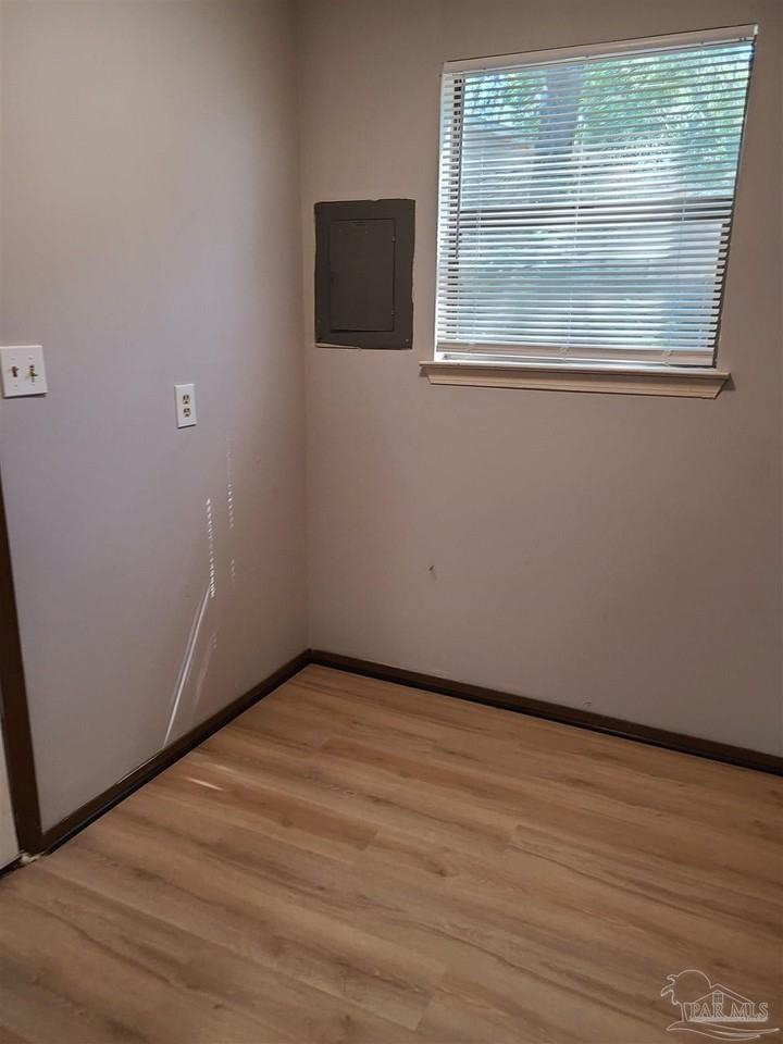 329 E Olive Rd - Photo 4 of 8