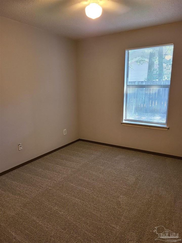 329 E Olive Rd - Photo 6 of 8