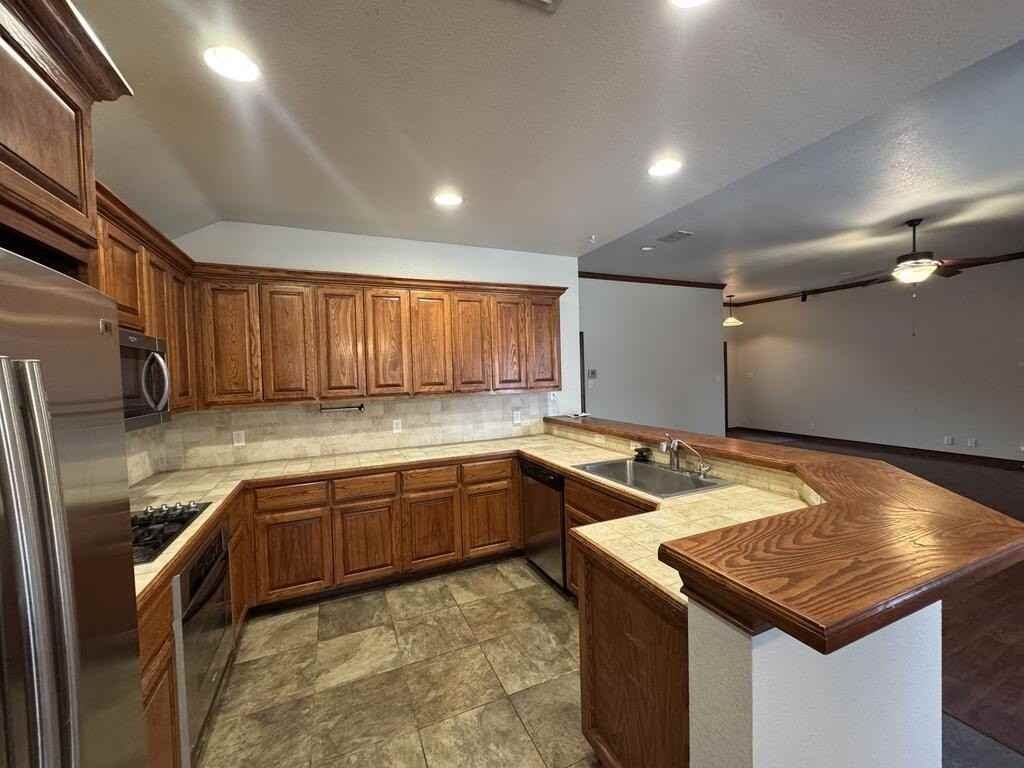 5708 Pedernales Dr - Photo 4 of 16