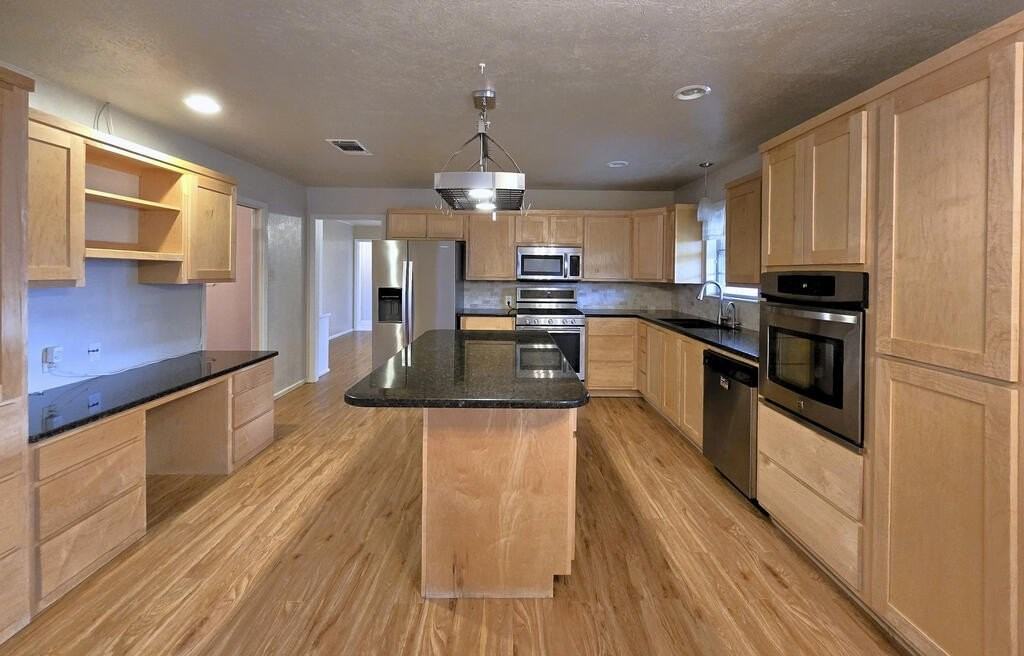 2507 Camarie Ave - Photo 5 of 25