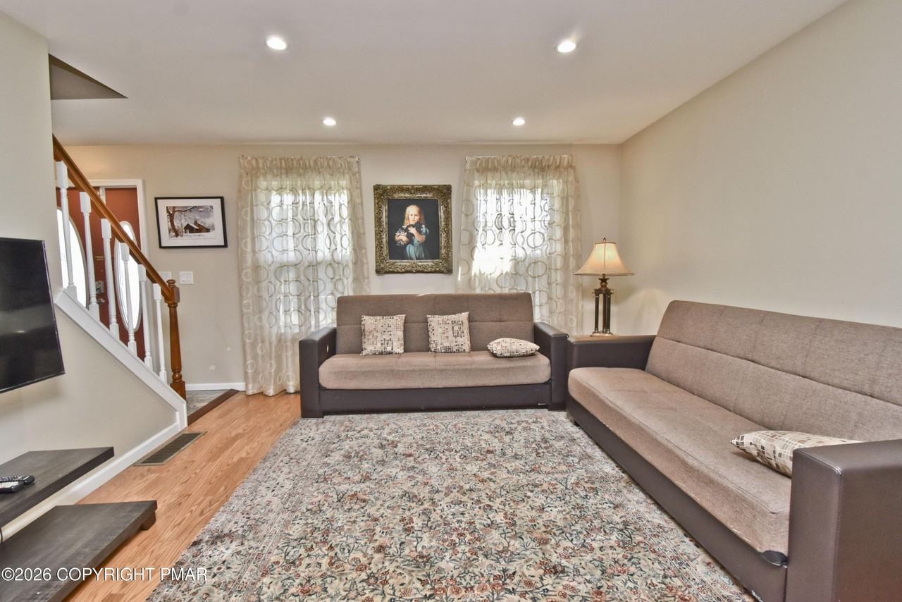 202 Stacia Way - Photo 4 of 50