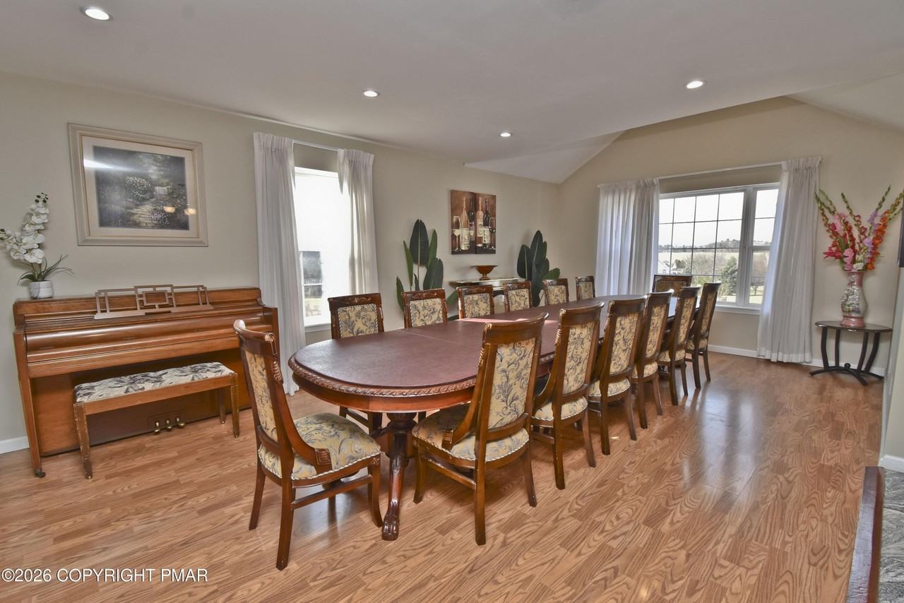 202 Stacia Way - Photo 6 of 50