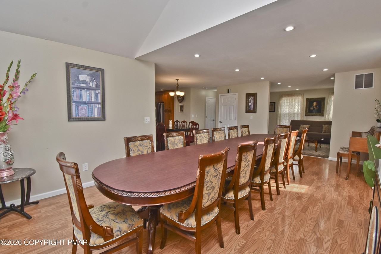 202 Stacia Way - Photo 7 of 50