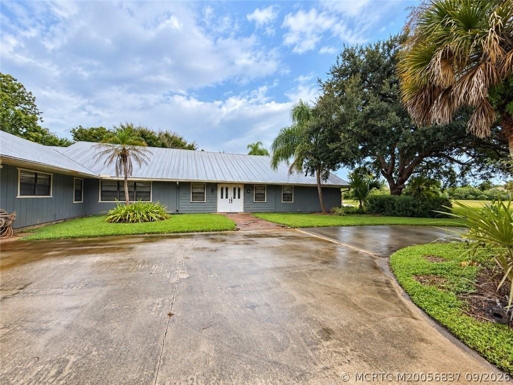1505 Sw Saint Andrews Dr - Photo 3 of 50