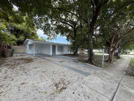 featured image of 3820 Sw 61st Ave