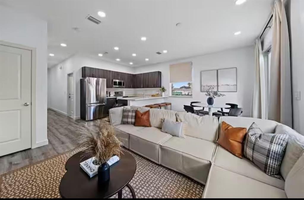 1559 W 26th Ct #1 - Photo 6 of 17