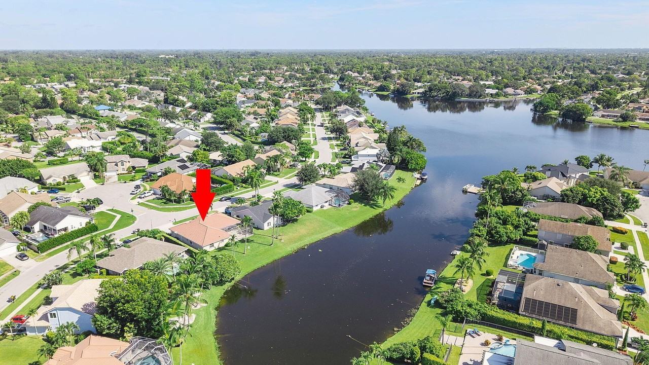 1224 Lake Breeze Dr - Photo 5 of 47