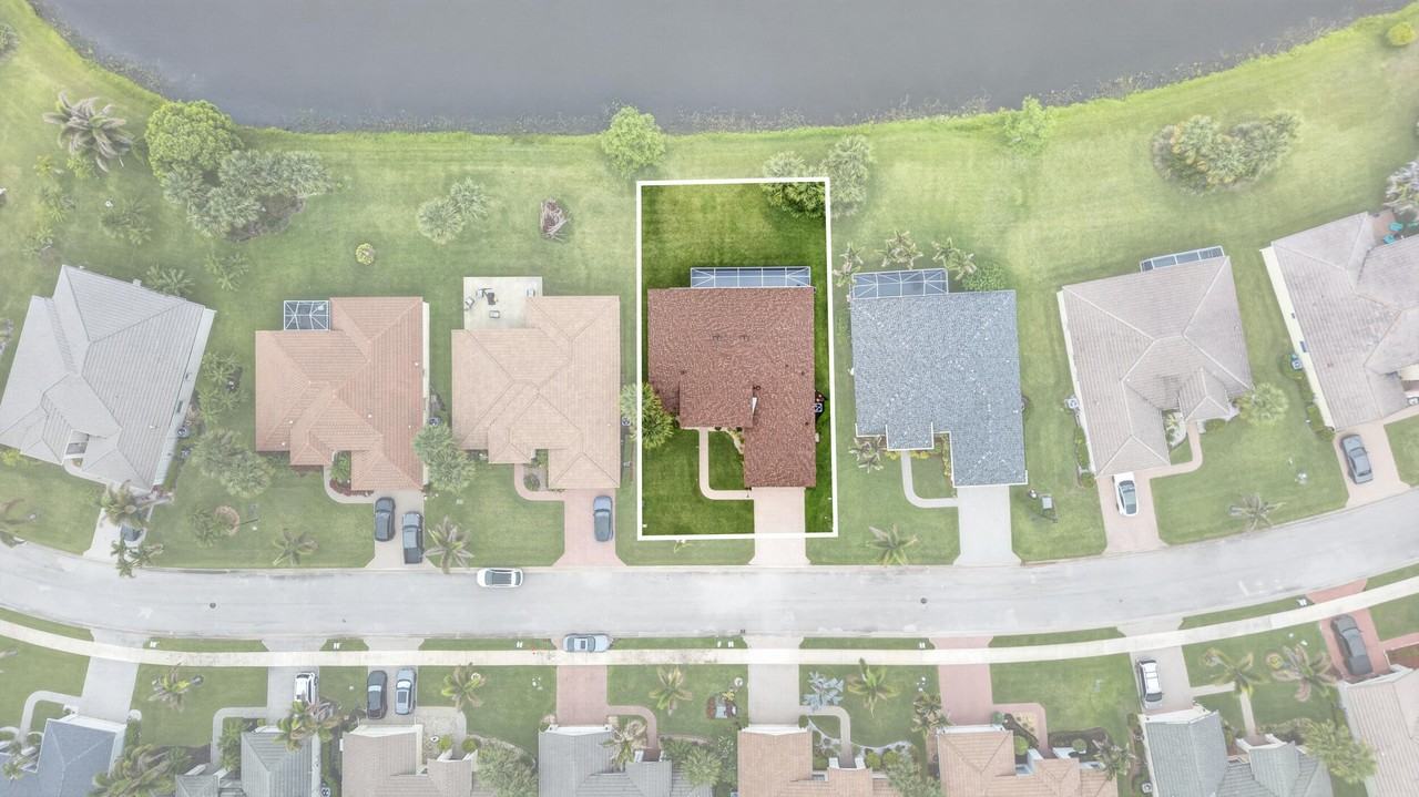 512 Sw Lake Manatee Way - Photo 5 of 49