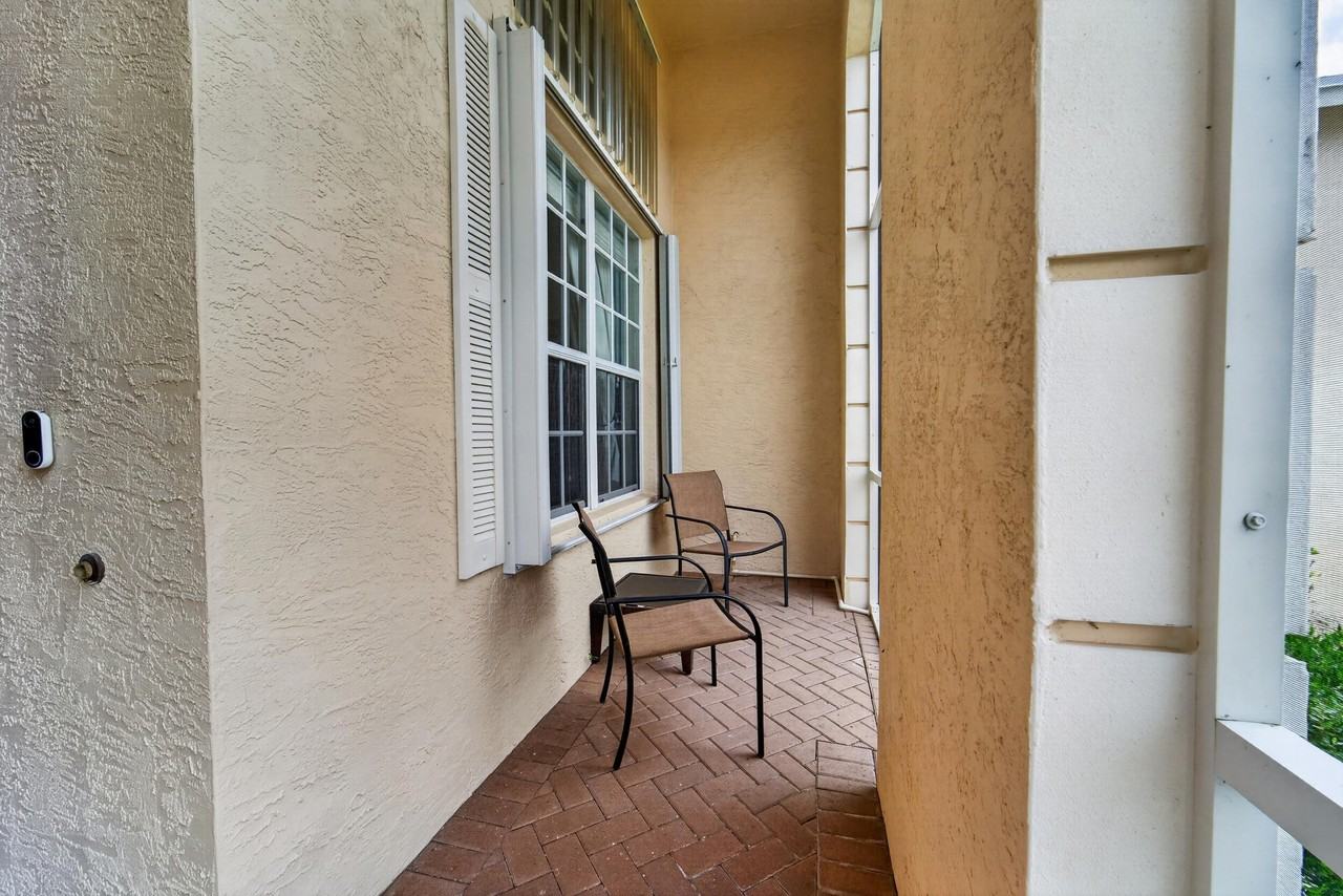 512 Sw Lake Manatee Way - Photo 7 of 49