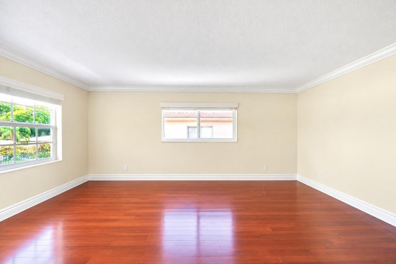 2701 Middle River Dr #11 - Photo 4 of 31