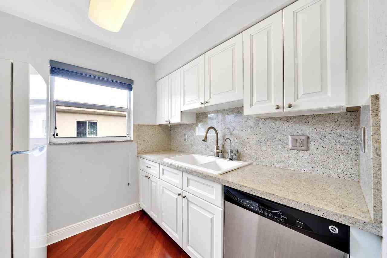 2701 Middle River Dr #11 - Photo 5 of 31