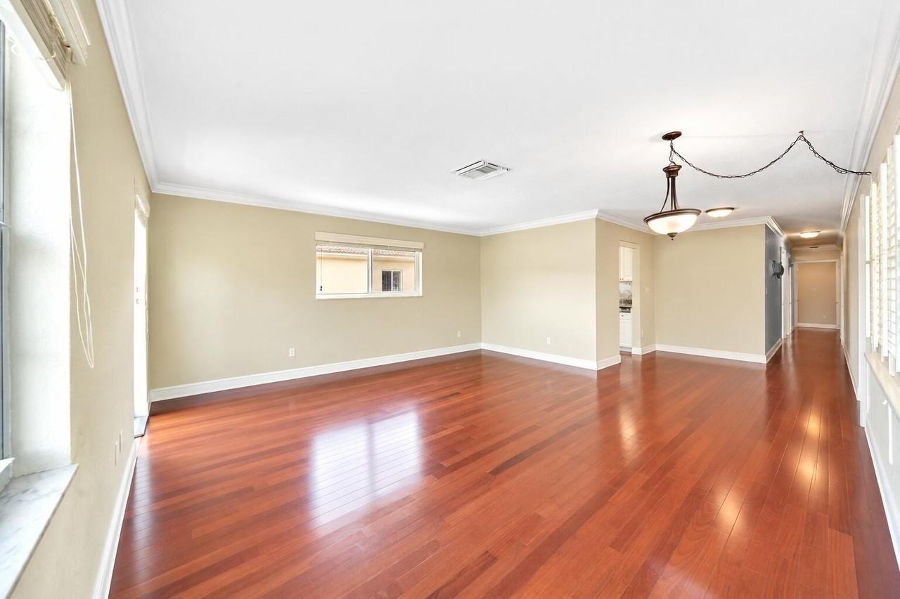 2701 Middle River Dr #11 - Photo 7 of 31