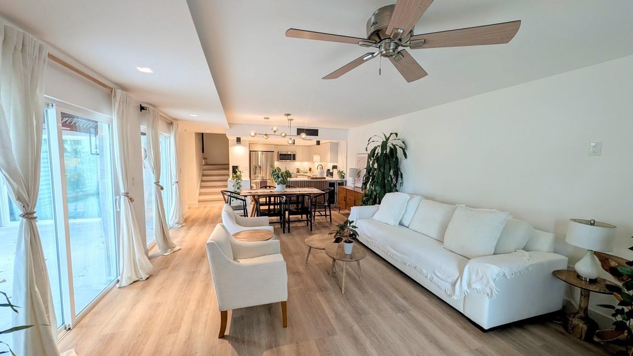 503 Nw 98th Ave - Photo 2 of 14