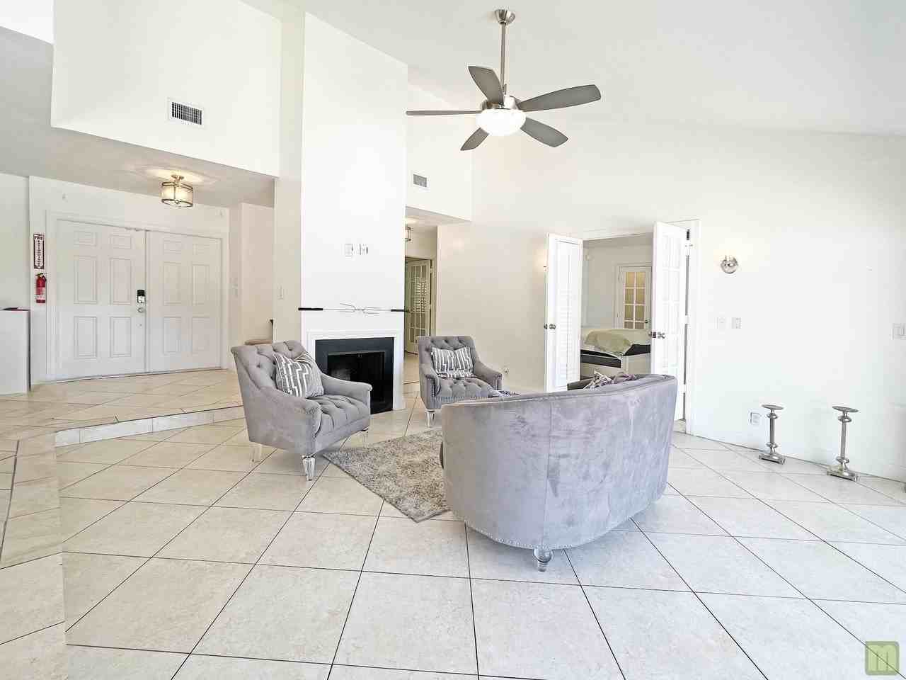 4975 Nw 6th St - Photo 7 of 32