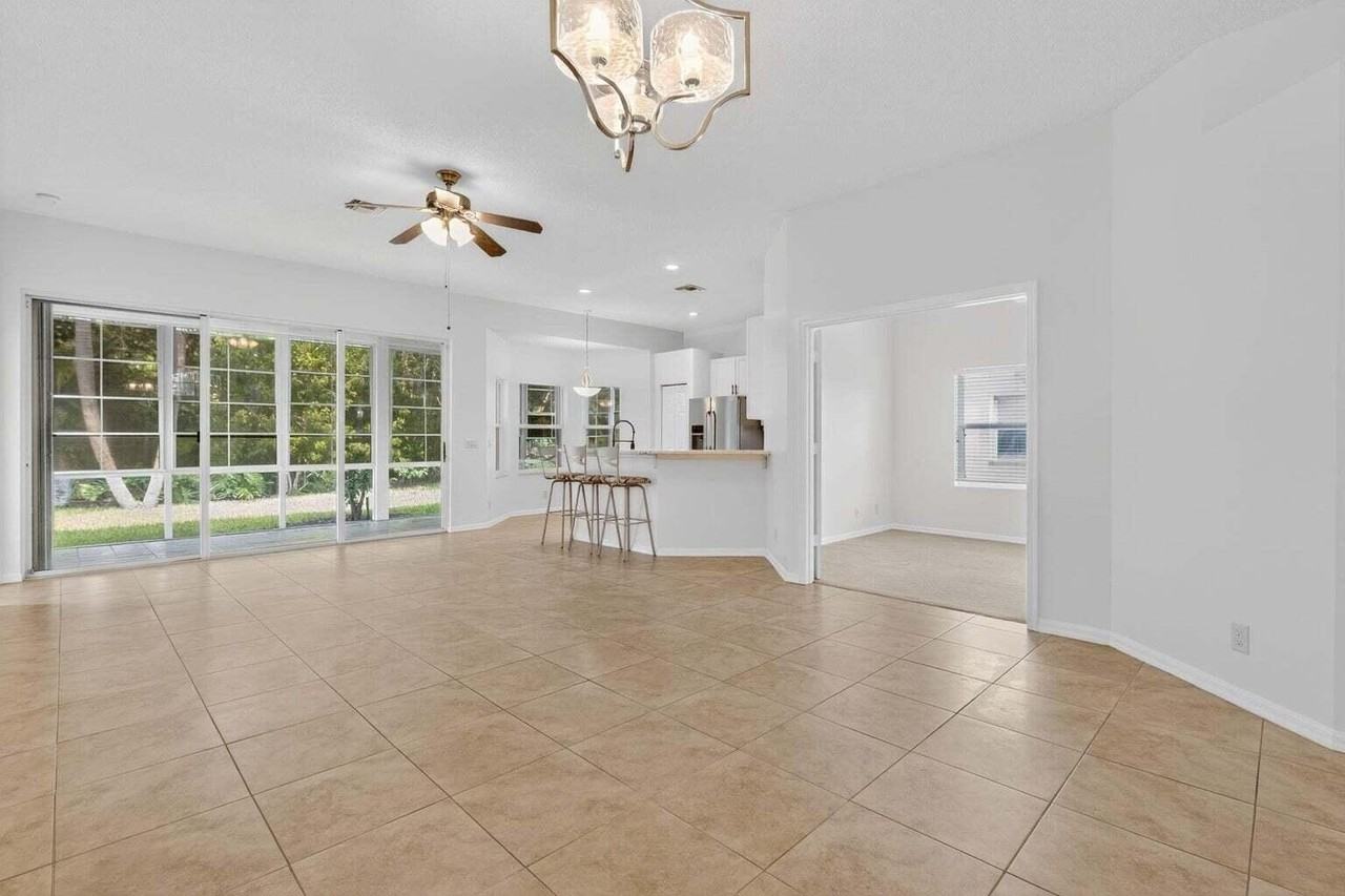 7280 Se Magellan Ln - Photo 4 of 28