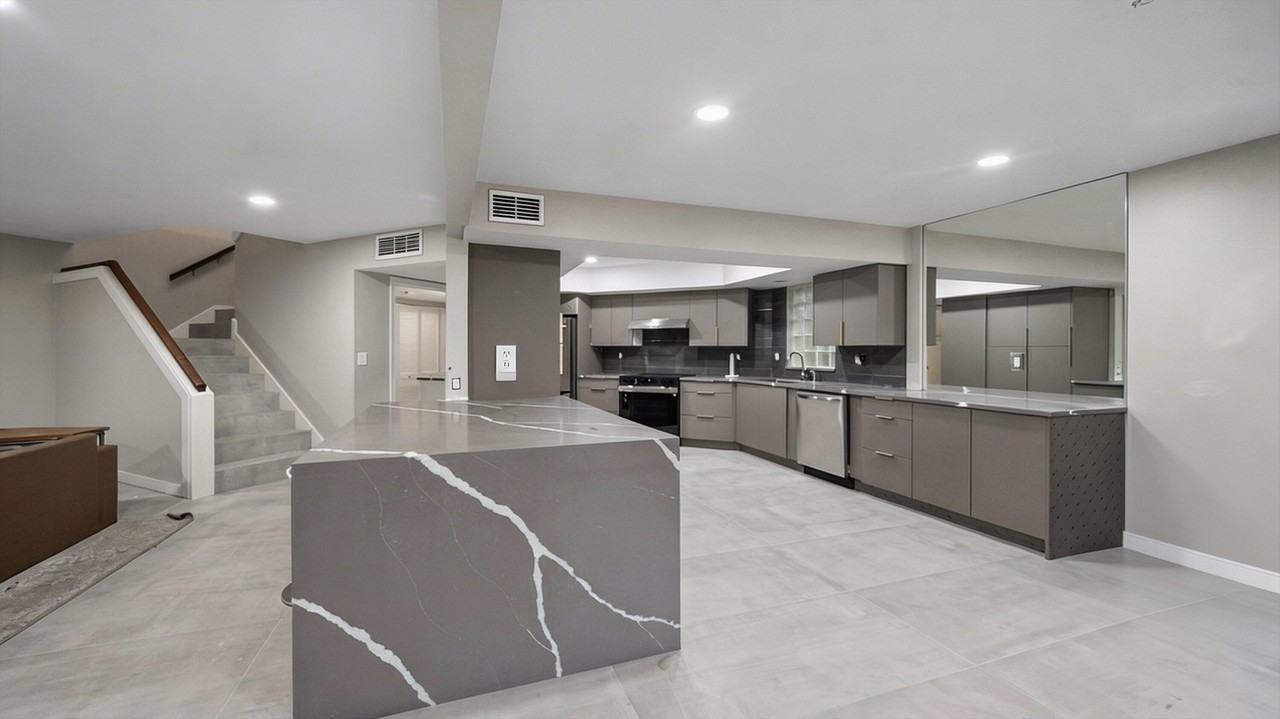 4348 Hazel Ave #B - Photo 6 of 26