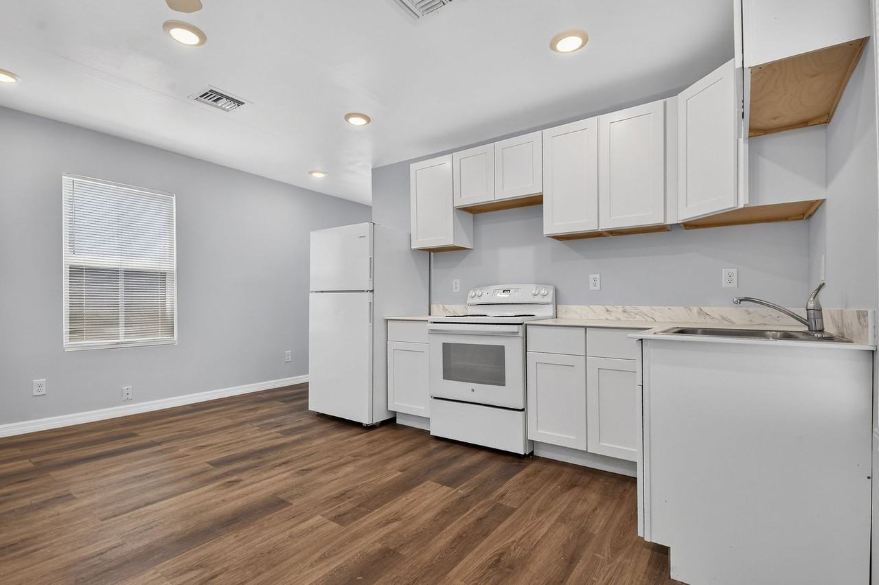 639 6th St - Photo 2 of 16