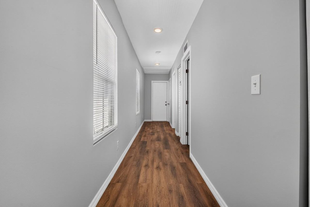 639 6th St - Photo 3 of 16