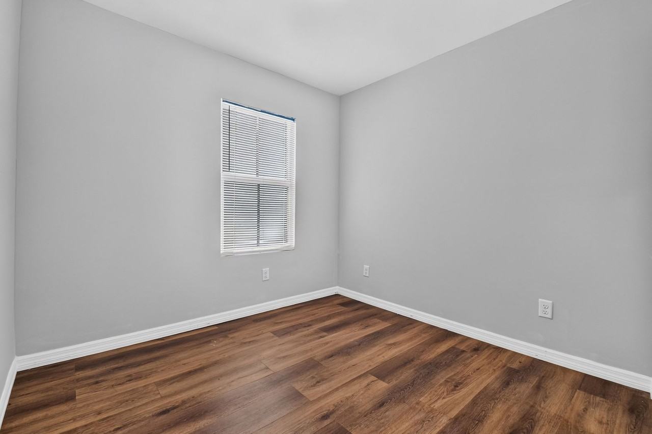 639 6th St - Photo 4 of 16
