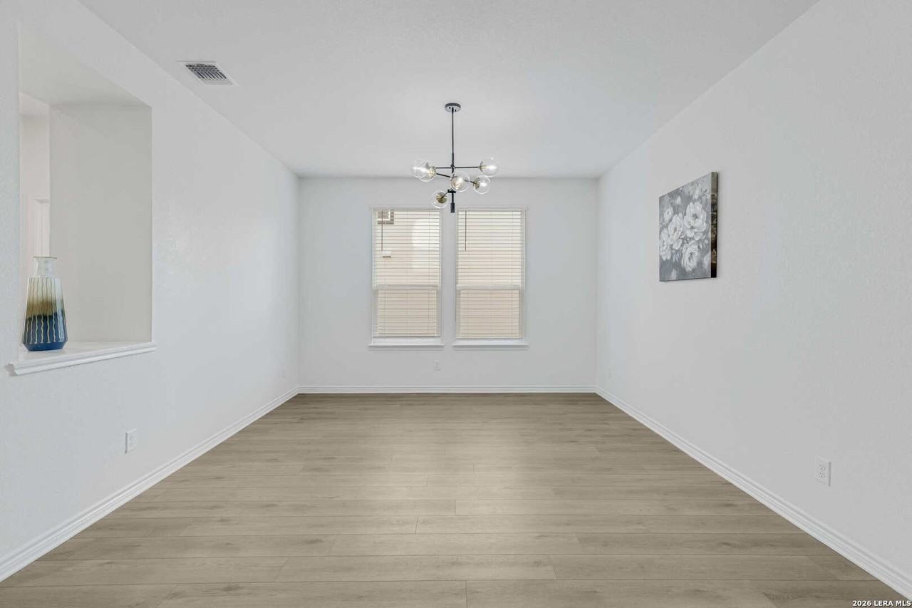 137 Local Wave Dr - Photo 5 of 41