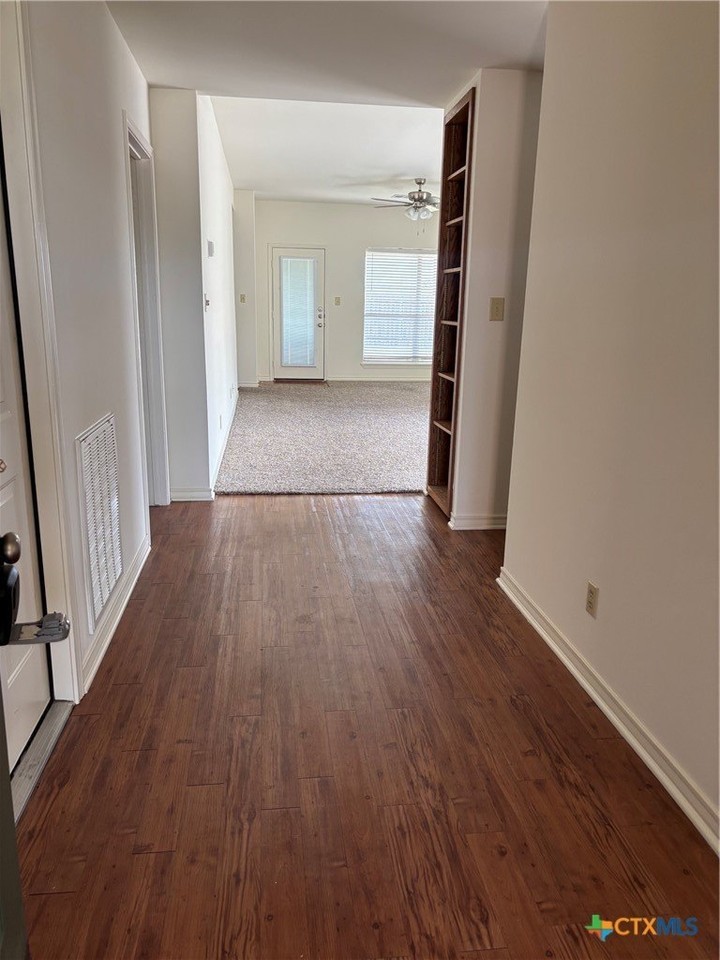 114 Gemini Ct - Photo 2 of 17
