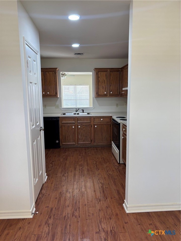 114 Gemini Ct - Photo 5 of 17