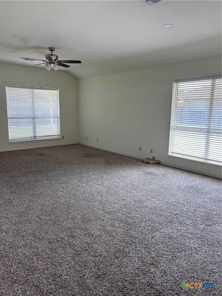 114 Gemini Ct - Photo 7 of 17