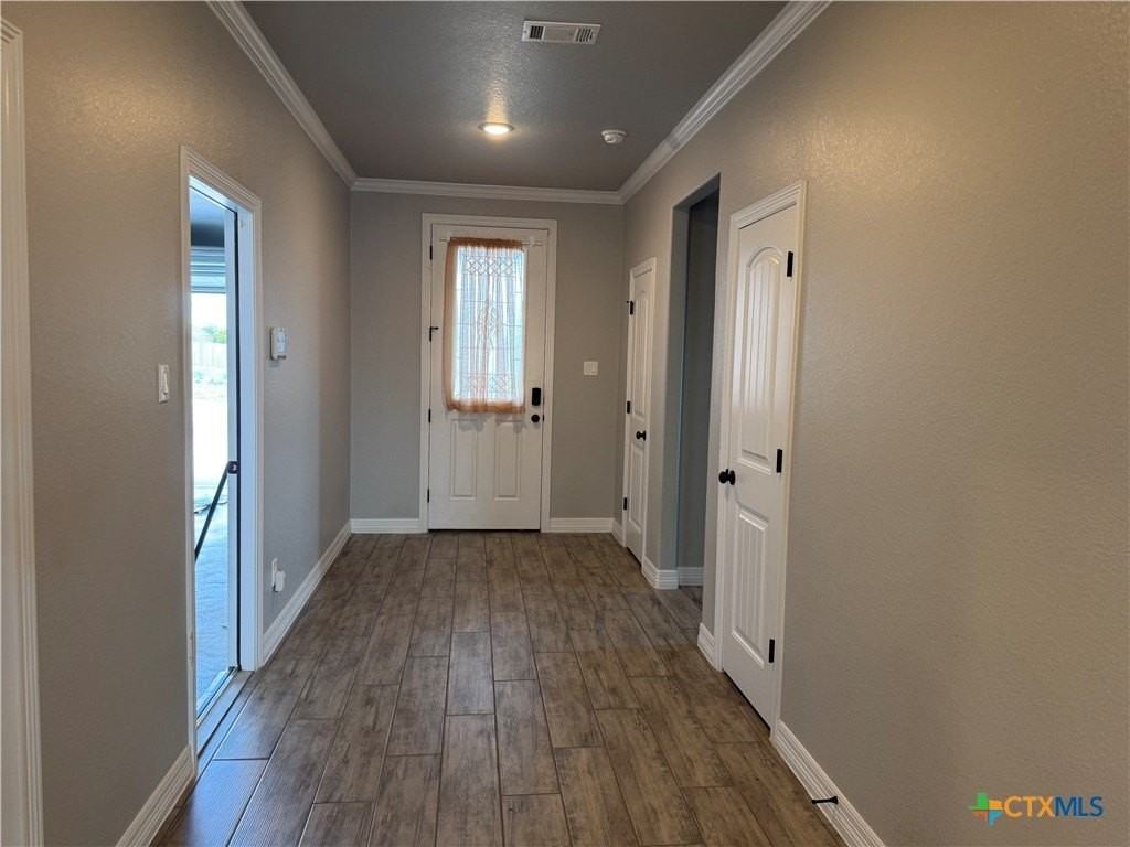 2106 Blackhawk Loop - Photo 2 of 22