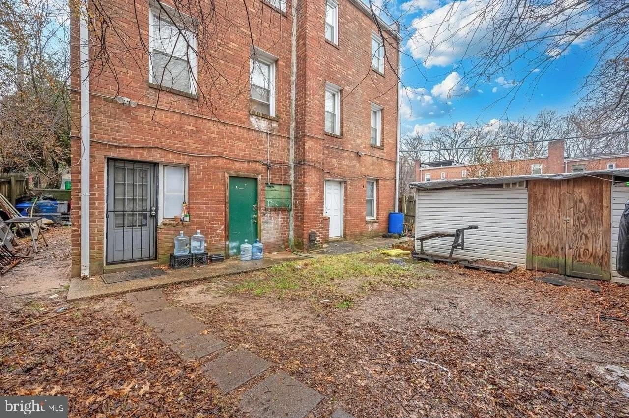 4208 Foote St Ne - Photo 3 of 24