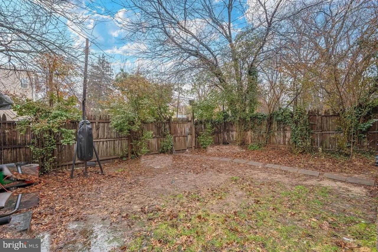 4208 Foote St Ne - Photo 4 of 24