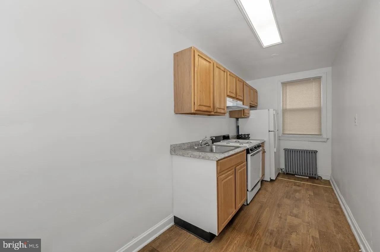4208 Foote St Ne - Photo 5 of 24