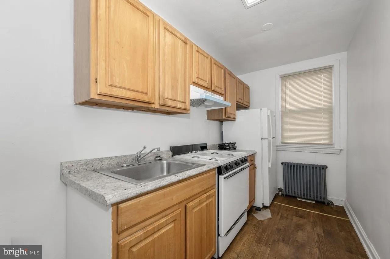 4208 Foote St Ne - Photo 6 of 24