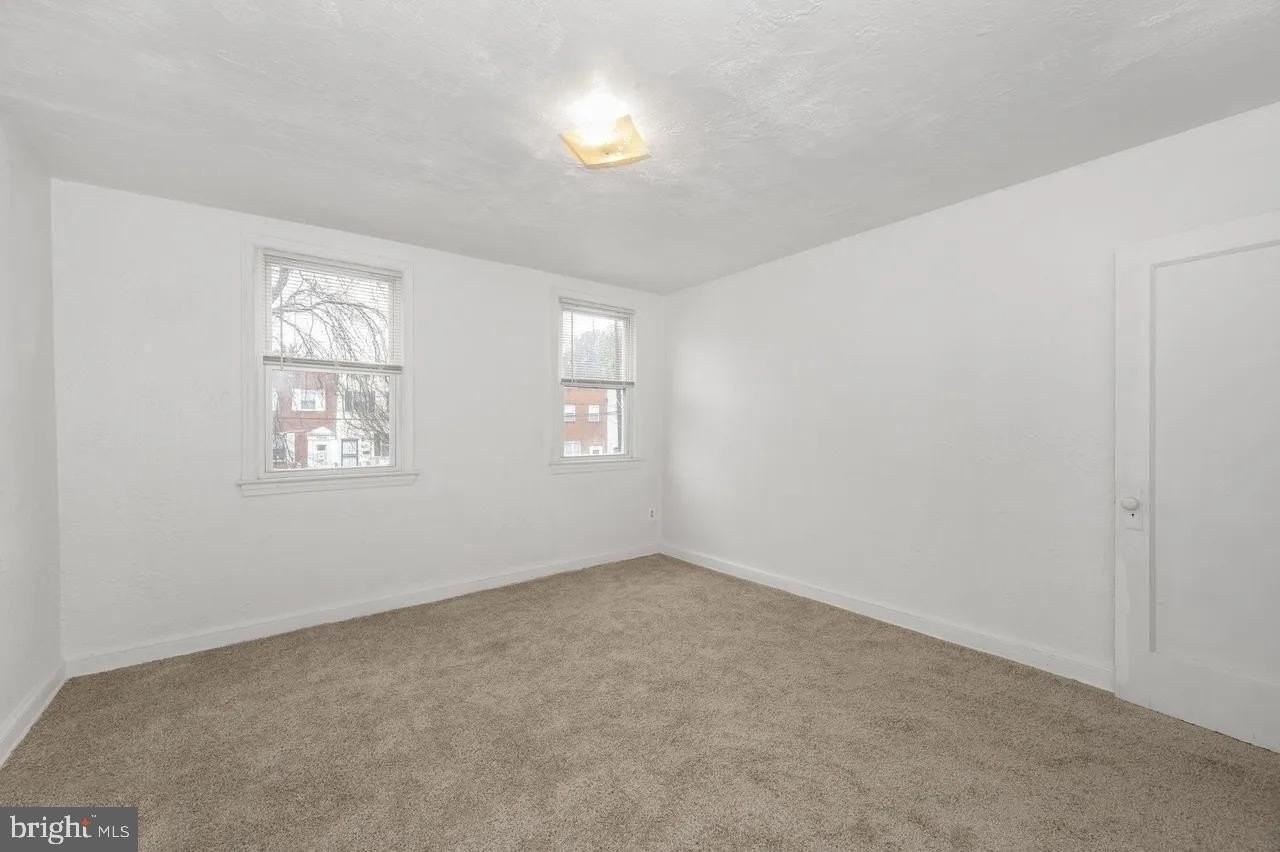4208 Foote St Ne - Photo 7 of 24