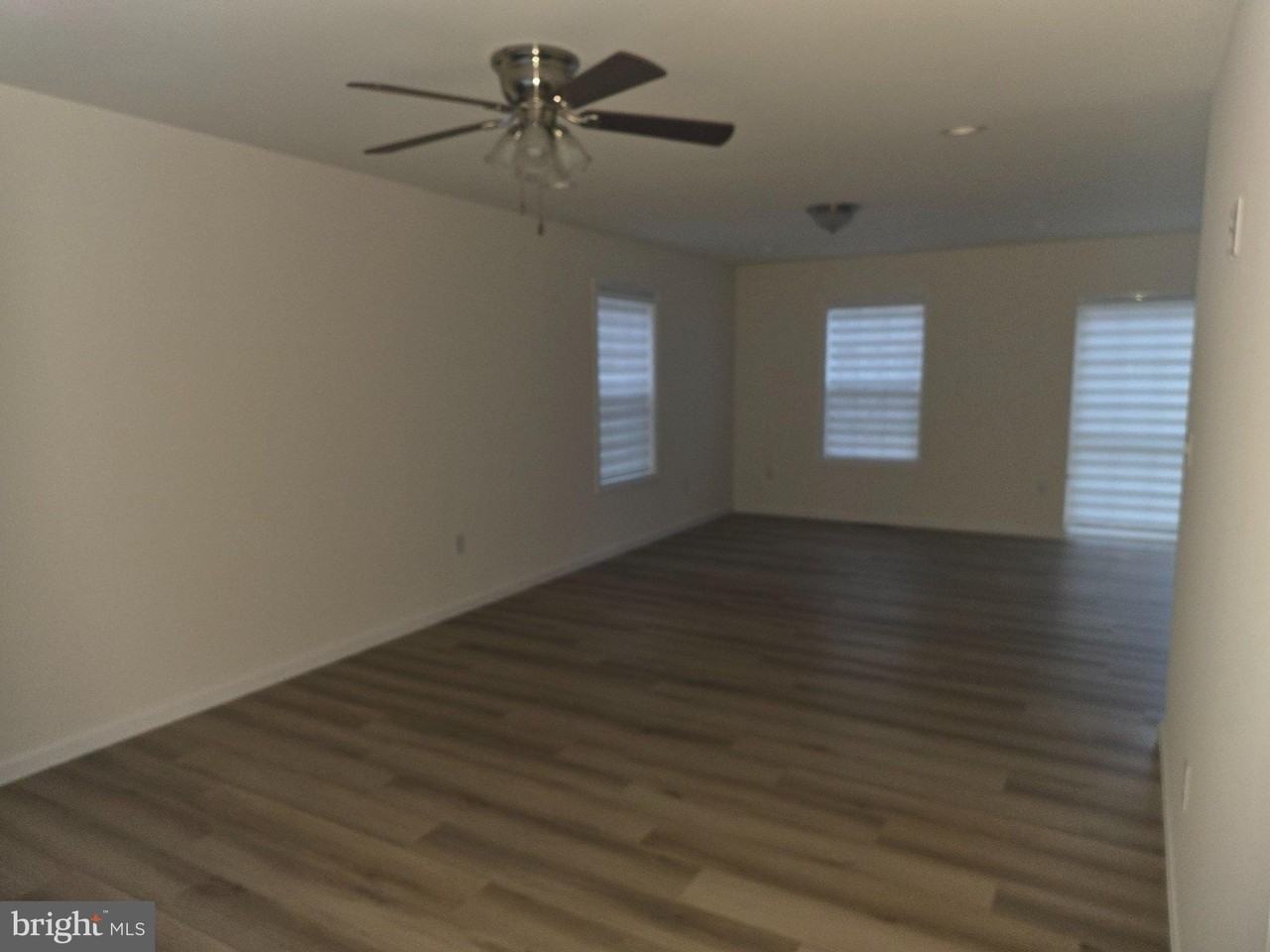 106 Lotus St - Photo 4 of 16