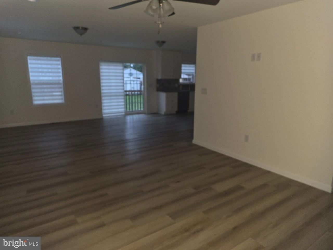 106 Lotus St - Photo 5 of 16